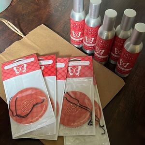 UNUSED Scentsy Perfectly Pomegranate Room Spray & Scent Circles ✨